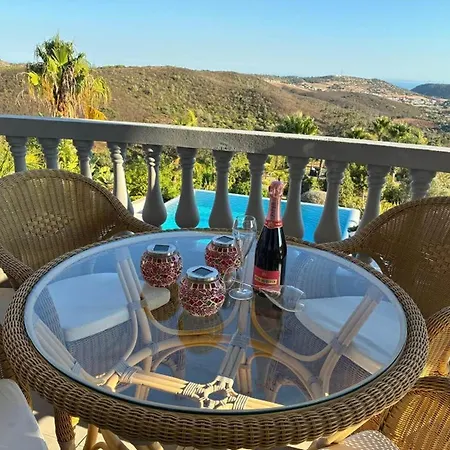 فيلة Bedroom In A Villa,